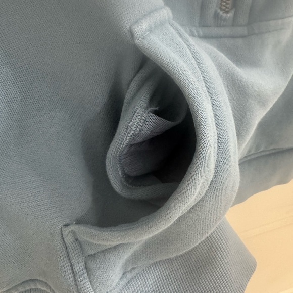 Lululemon Scuba Oversized Funnel
Neck 1/2 Zip Size M/L Utility Blue - Picture 6 of 6